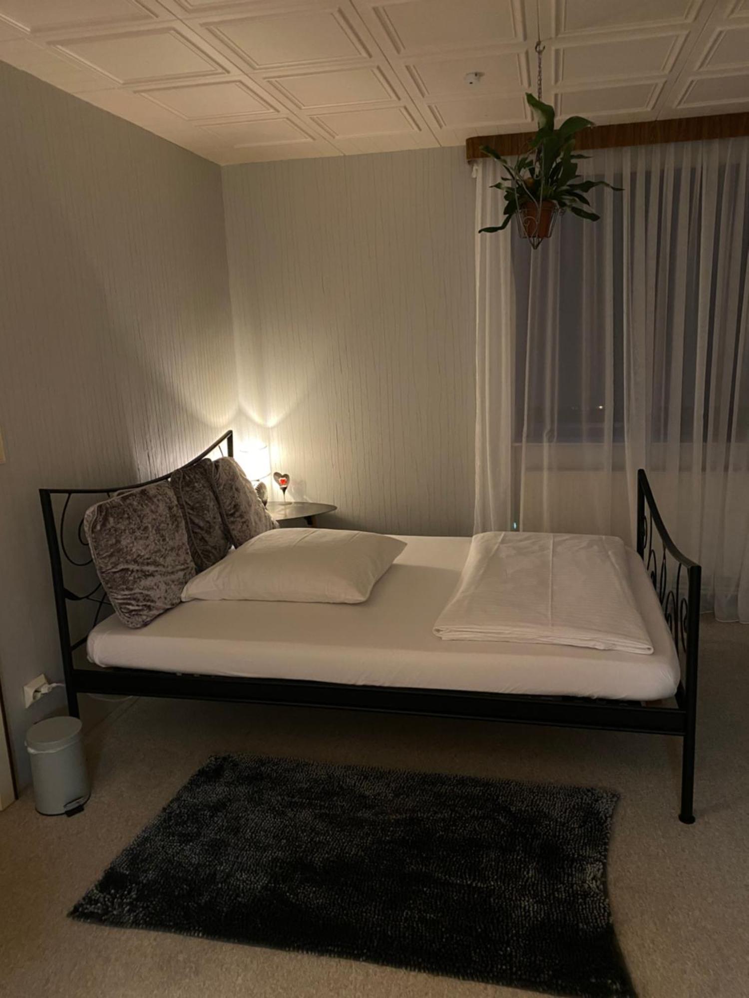 Privartzimmer 'Ausfahrt Freihalten' Хузум Екстериор снимка