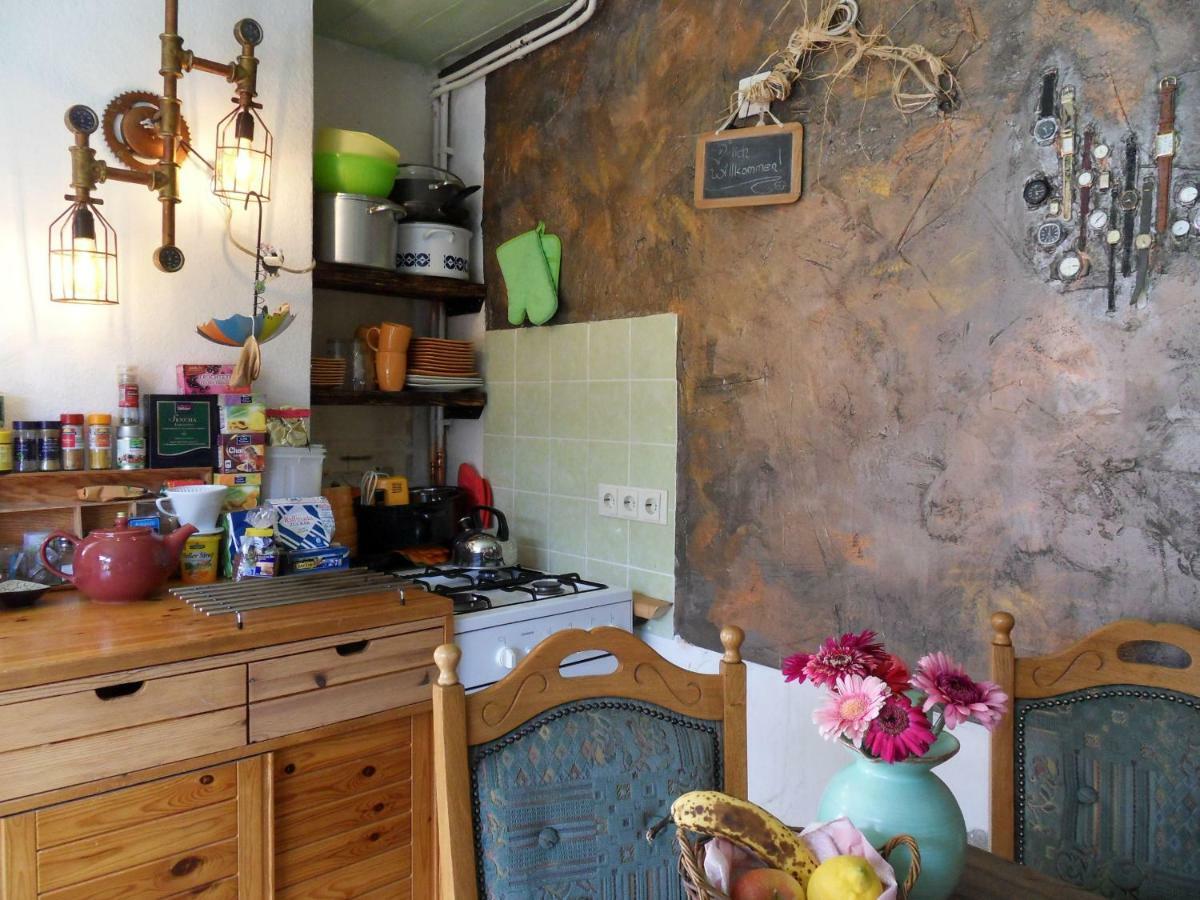 Privartzimmer 'Ausfahrt Freihalten' Хузум Екстериор снимка